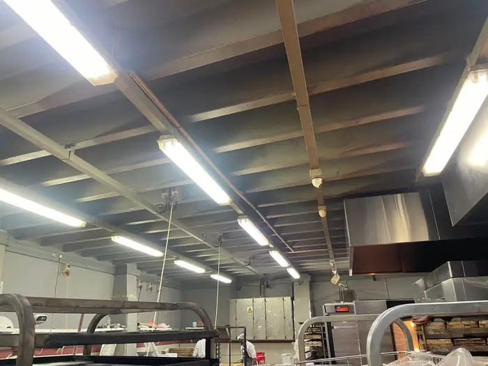 Batten lighting run and extraction
